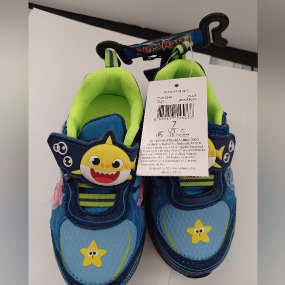 Shoes Baby Shark Light Up Sneakers For Toddler Boys No Box Poshmark